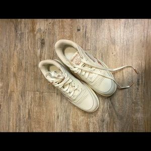 Reebok sneakers women’s size 8